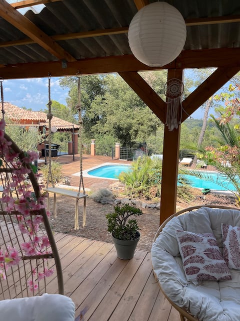 Var, large villa 13 people – Heated pool.