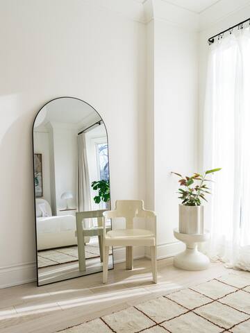 Beautiful Luxury Urban Retreat in Leslieville gallery image 2