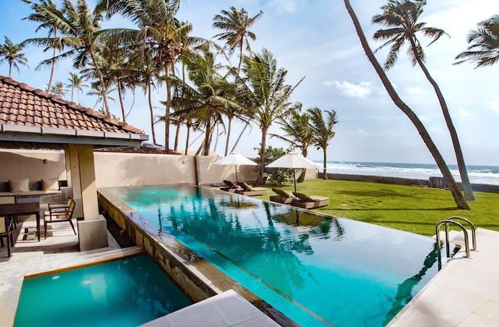 Kabalana House / Beachfront Villa