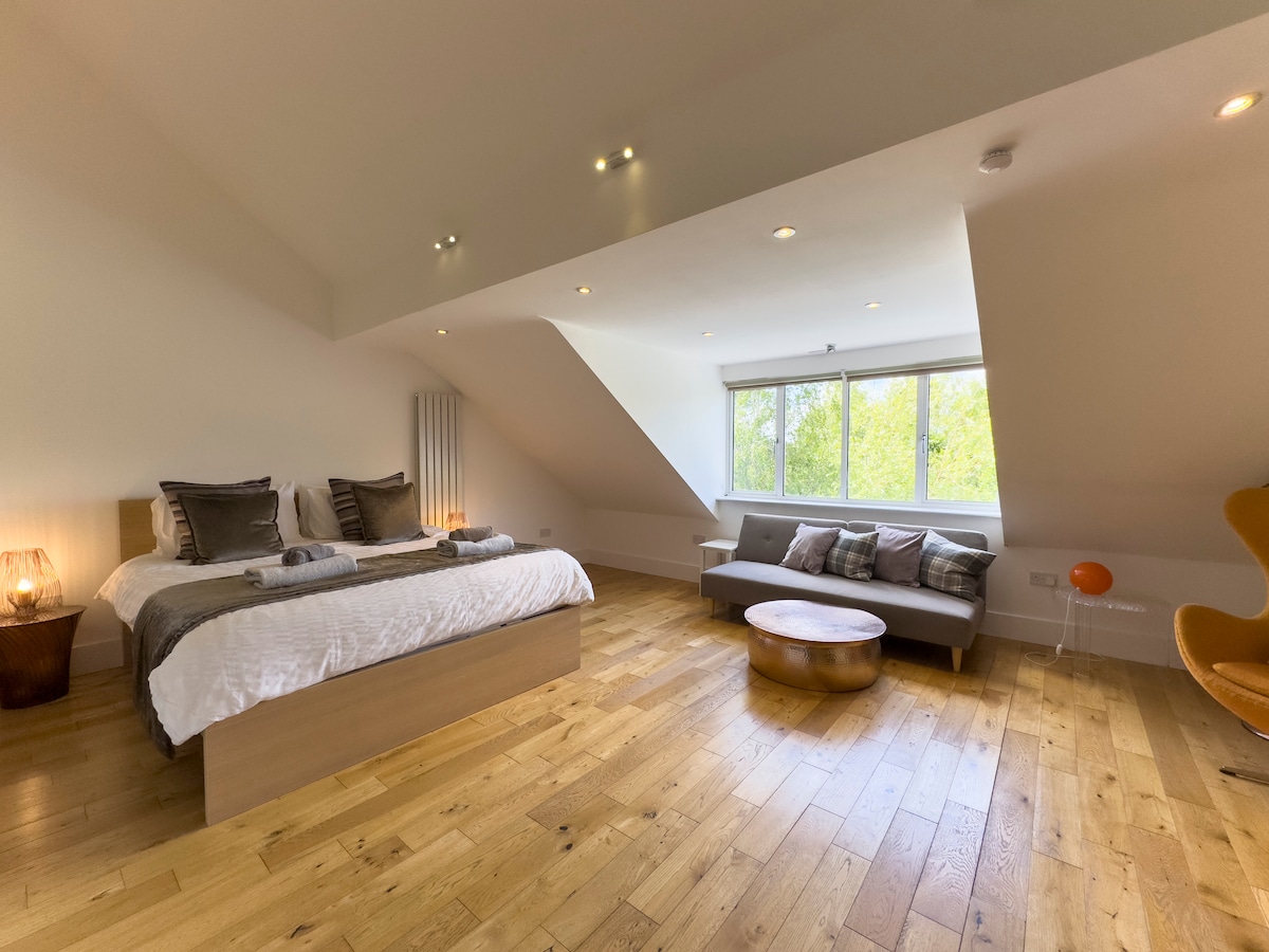 沙发床仅可供一人使用。 