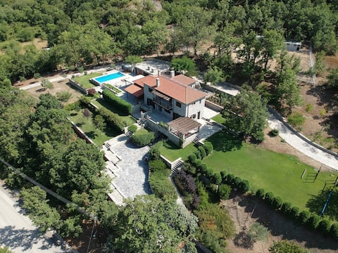 Tihio Pool Villa & Spa