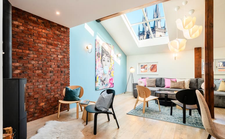 3BR 3,5bath Atelier Jacuzzi Fireplace OLD TOWN sq