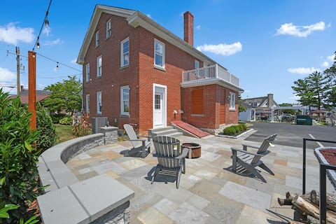 Backyard Farm house Retreat