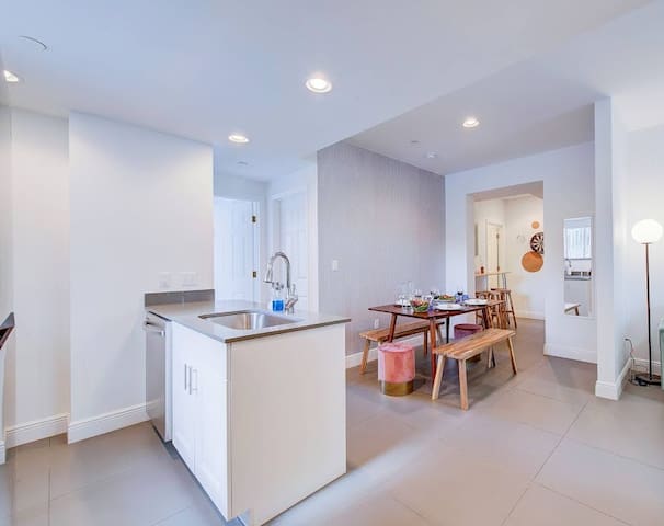 Hucoo Homes managed Airbnb listing 2
