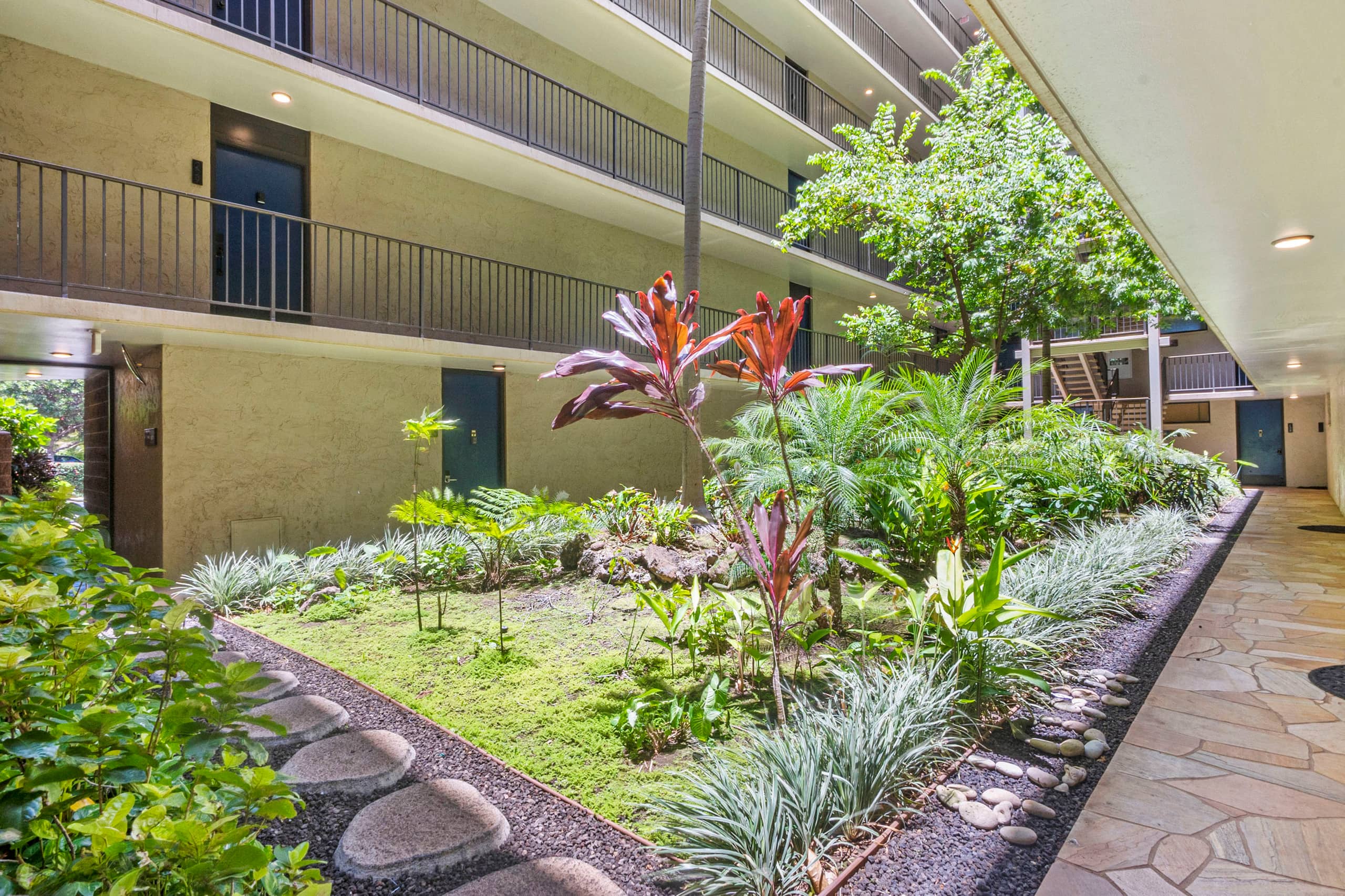 Condo in Kihei · ★4.8 · 2 bedrooms · 3 beds · 2 baths - Image 37