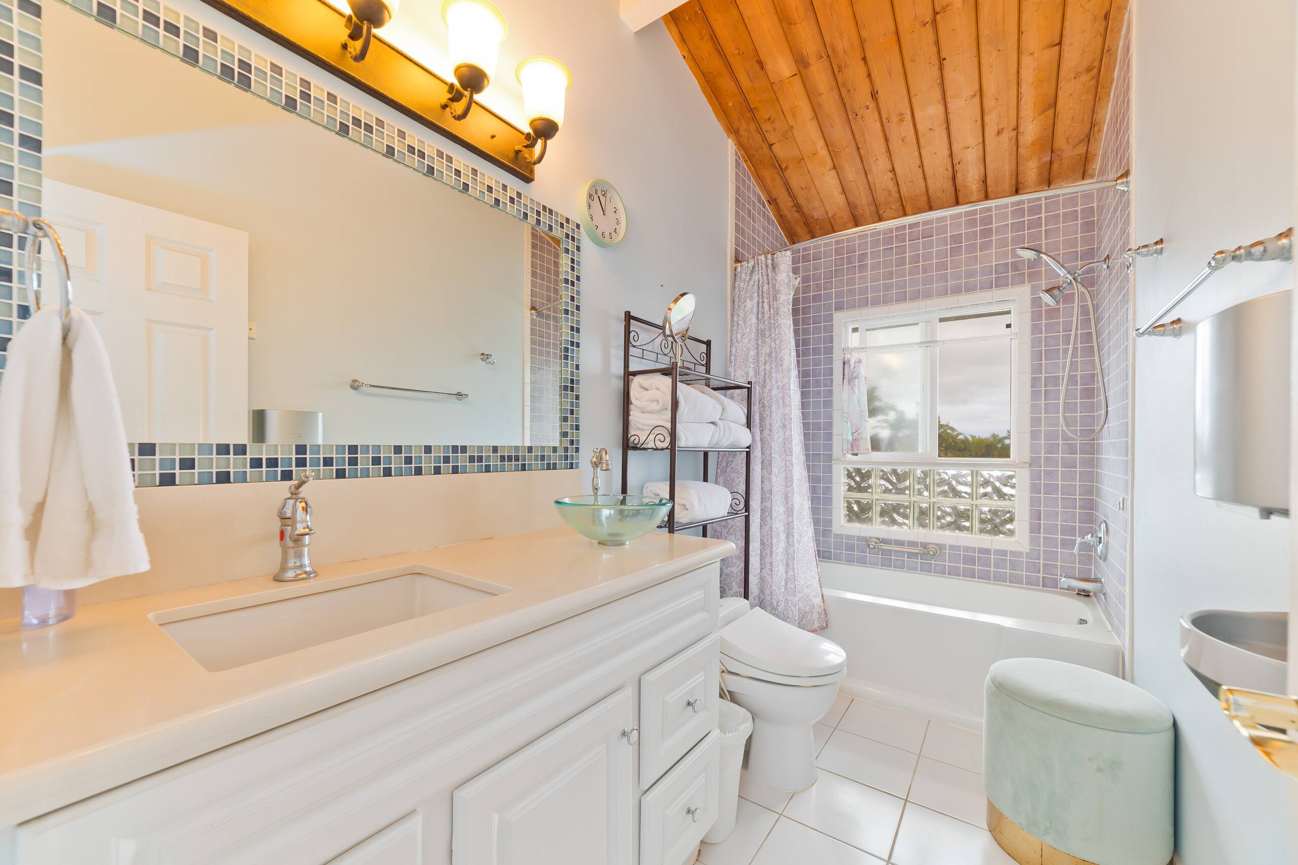 Home in Kailua-Kona · ★4.93 · 5 bedrooms · 8 beds · 3 shared baths - Image 28