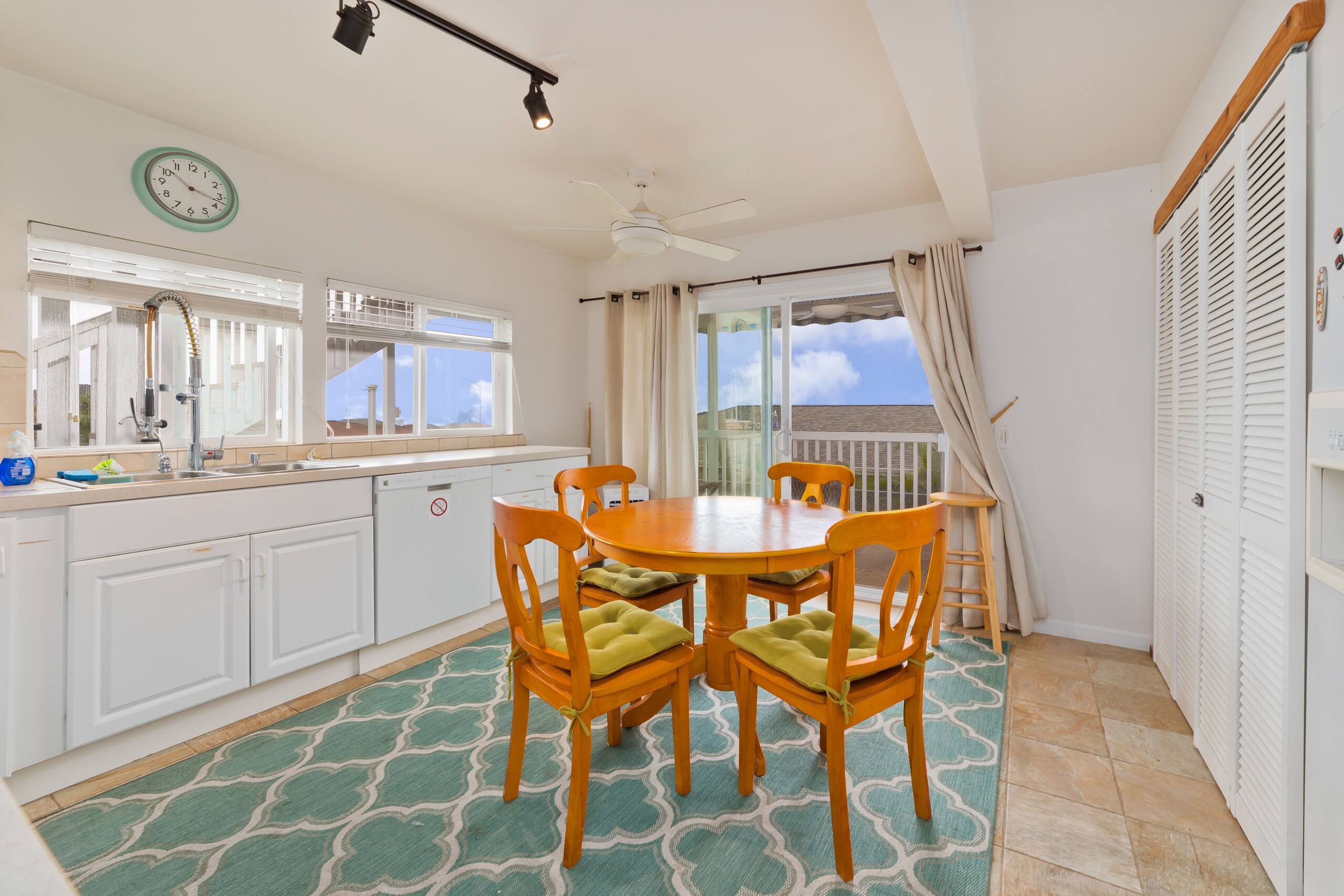 Home in Kailua-Kona · ★4.93 · 5 bedrooms · 8 beds · 3 shared baths - Image 19