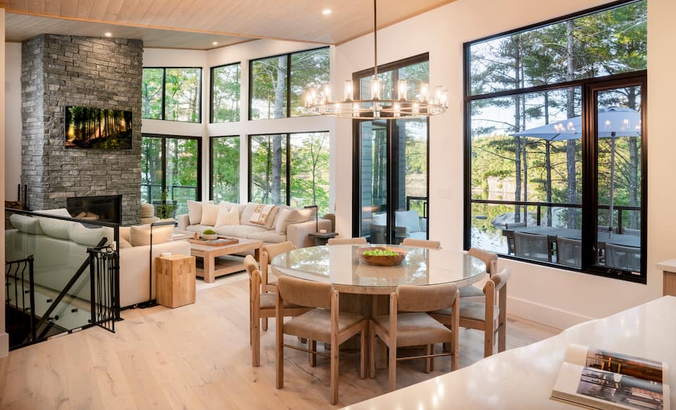 Edgewater Cottage, high in the Muskoka pines, Gravenhurst, Ontario, Canada, photo 6 of 10