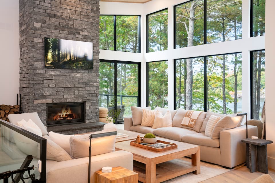 Edgewater Cottage, high in the Muskoka pines, Gravenhurst, Ontario, Canada, photo 4 of 10