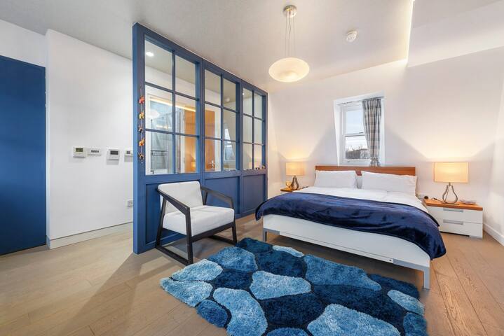 Spacious 3 Bed, 4 Bath Flat in Central London gallery image 4