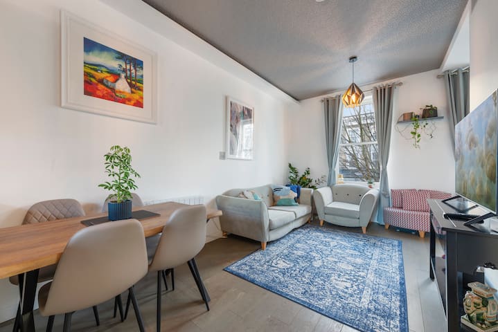 Spacious 3 Bed, 4 Bath Flat in Central London