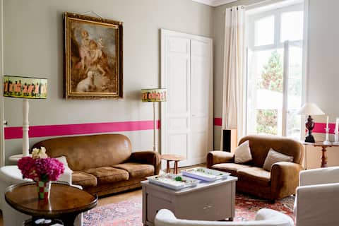 Seminar, family, friends, 15 beds, close to beaches