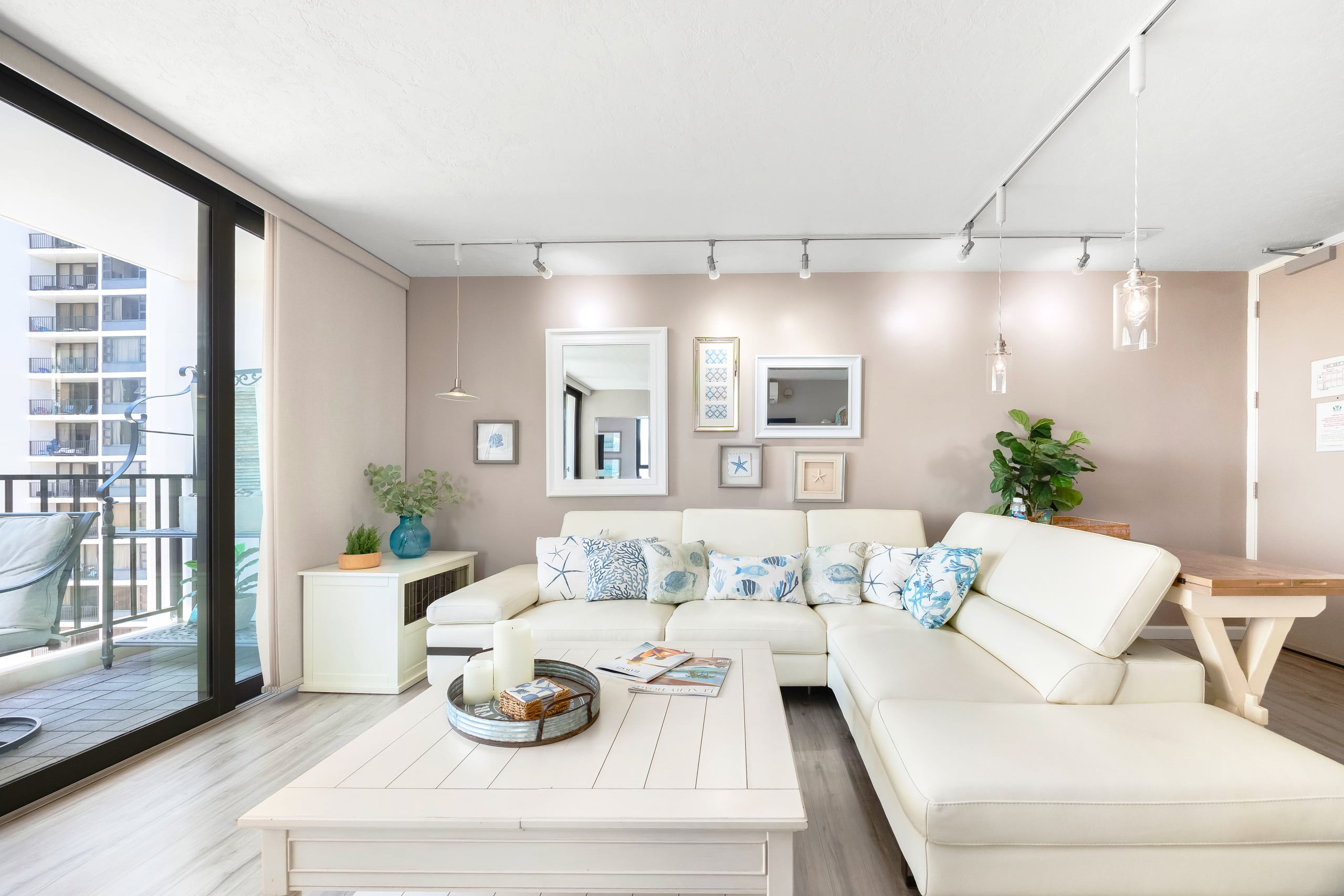 Condo in Honolulu · ★4.95 · 1 bedroom · 1 bed · 1 private bath - Image 7