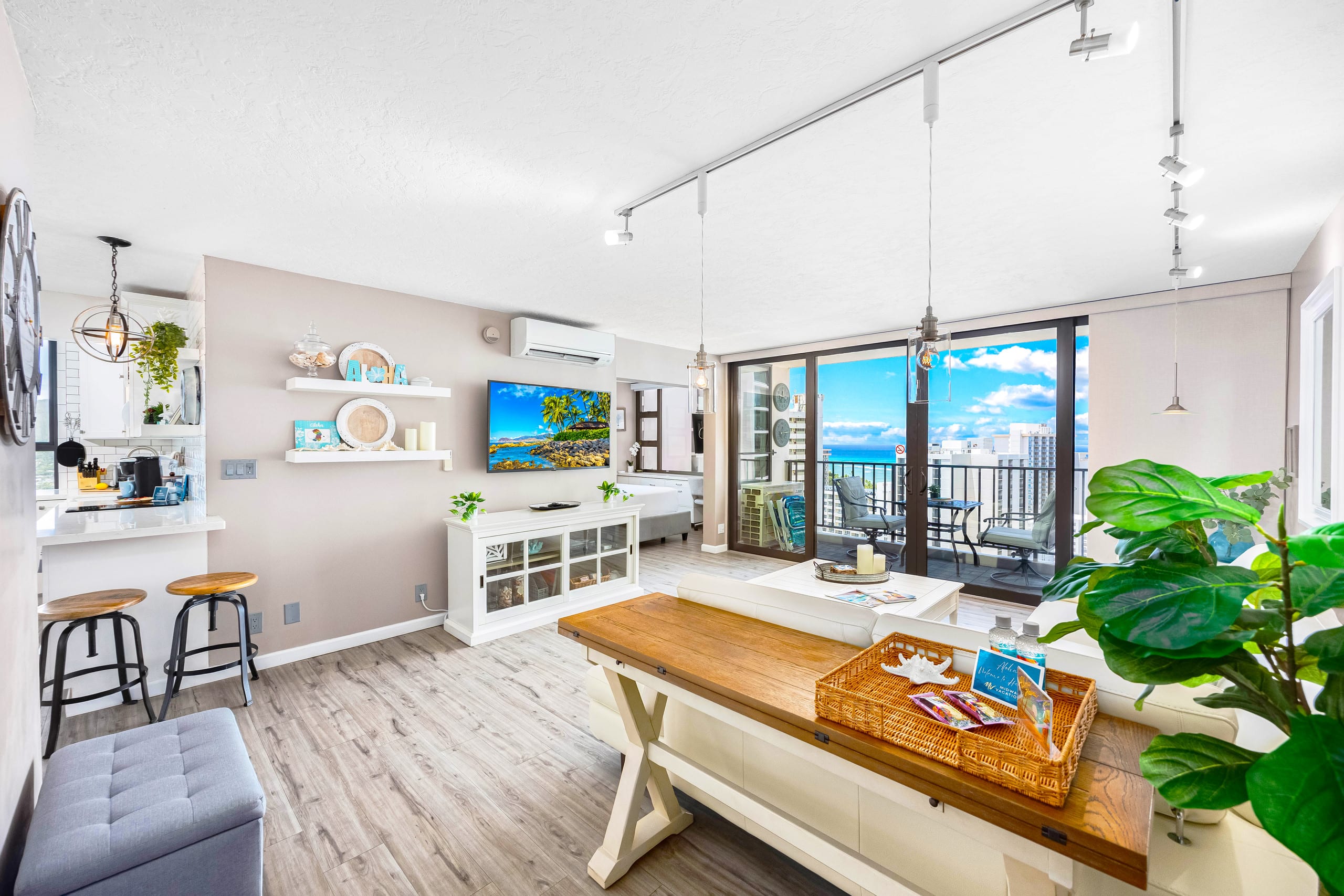 Condo in Honolulu · ★4.95 · 1 bedroom · 1 bed · 1 private bath - Image 27