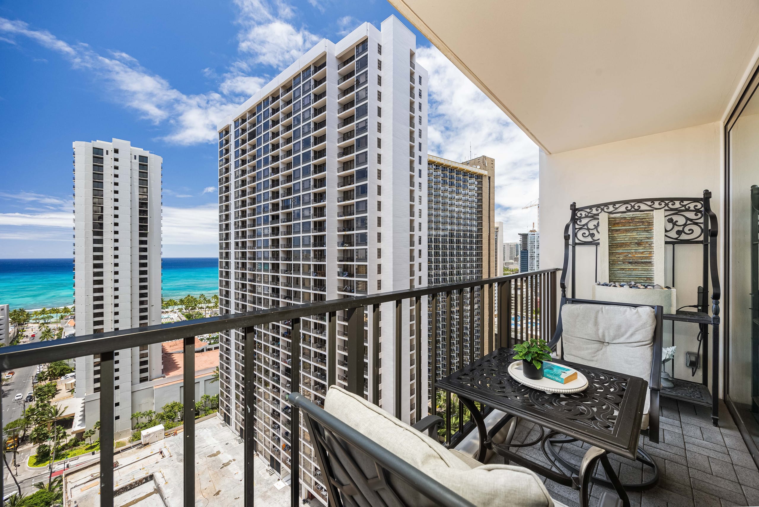 Condo in Honolulu · ★4.95 · 1 bedroom · 1 bed · 1 private bath - Image 40