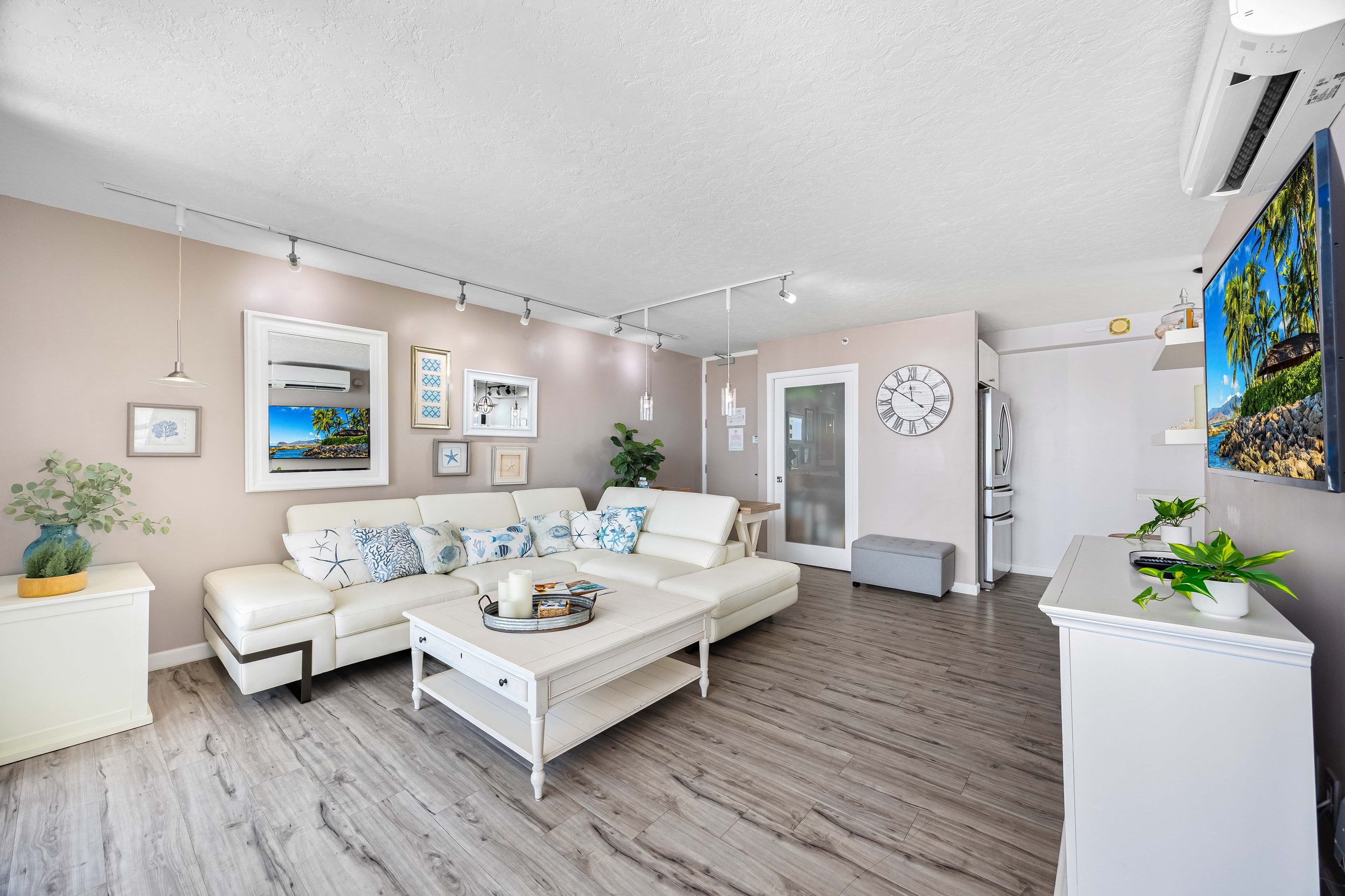 Condo in Honolulu · ★4.95 · 1 bedroom · 1 bed · 1 private bath - Image 9