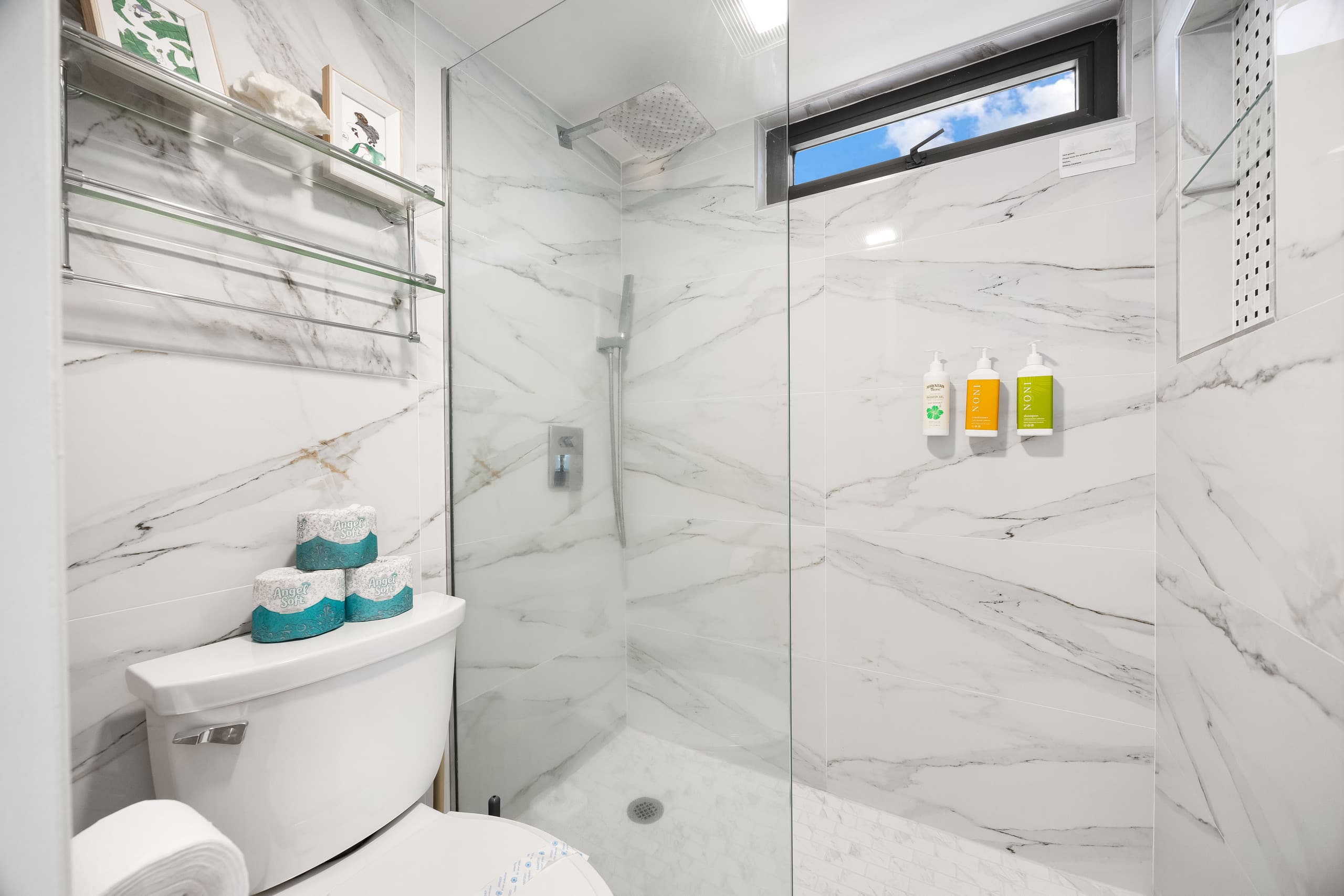 Condo in Honolulu · ★4.95 · 1 bedroom · 1 bed · 1 private bath - Image 37