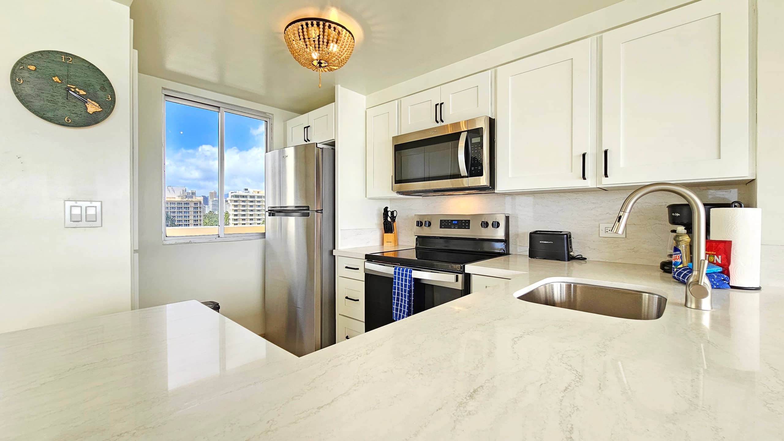 DHBH 1101 A loved Gold Coast Condo - Image 7