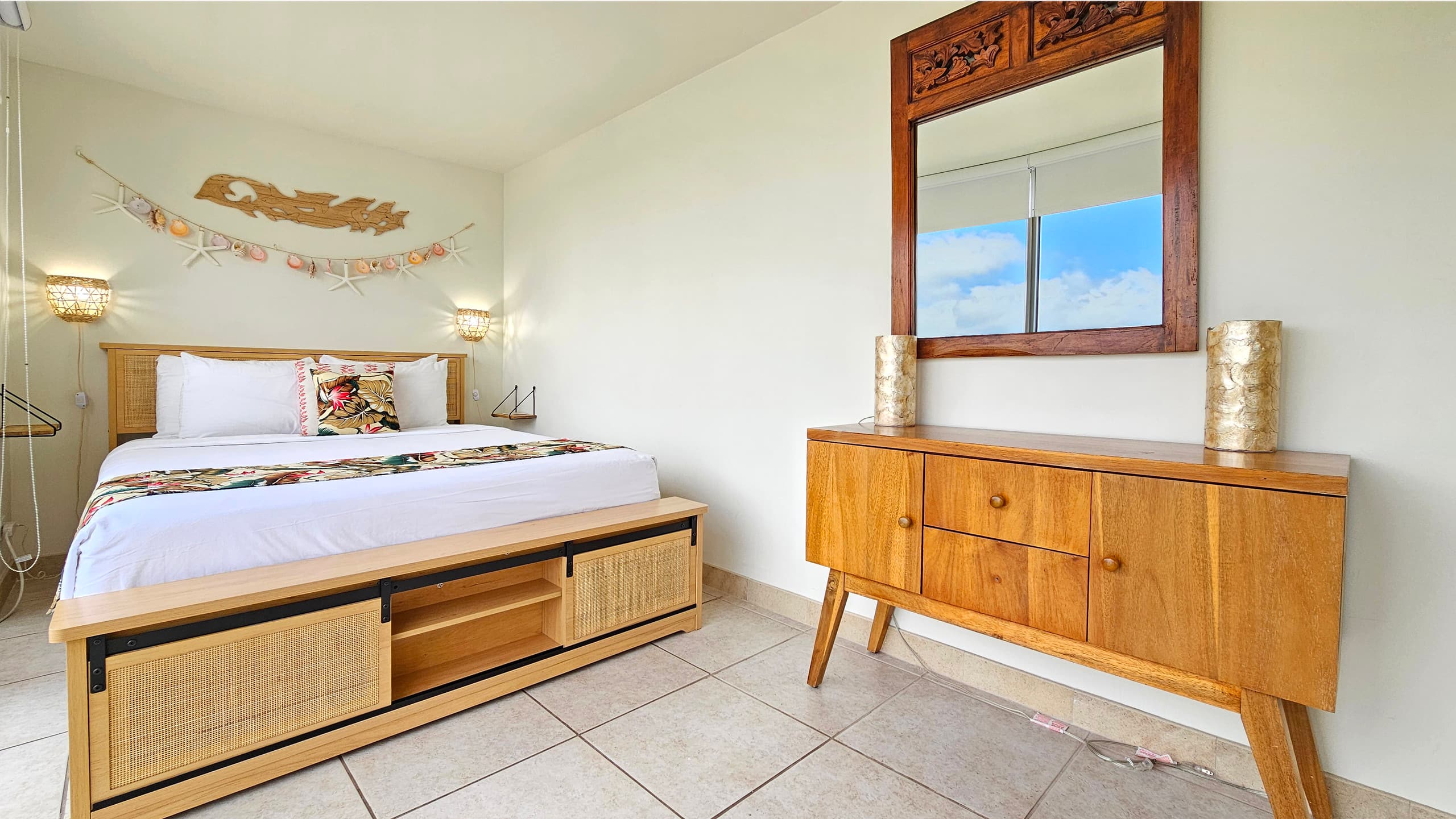 DHBH 1101 A loved Gold Coast Condo - Image 18