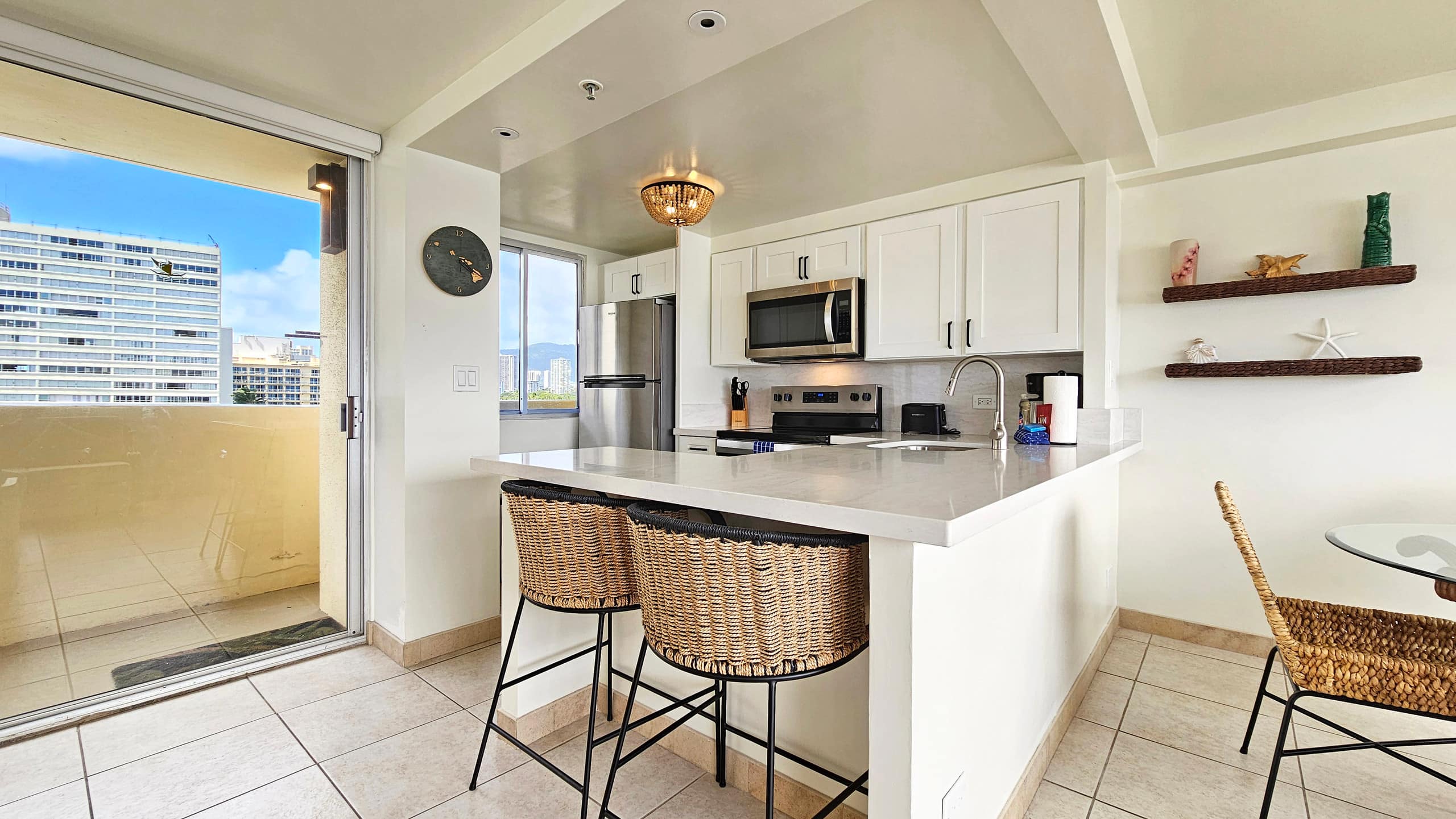 DHBH 1101 A loved Gold Coast Condo - Image 6