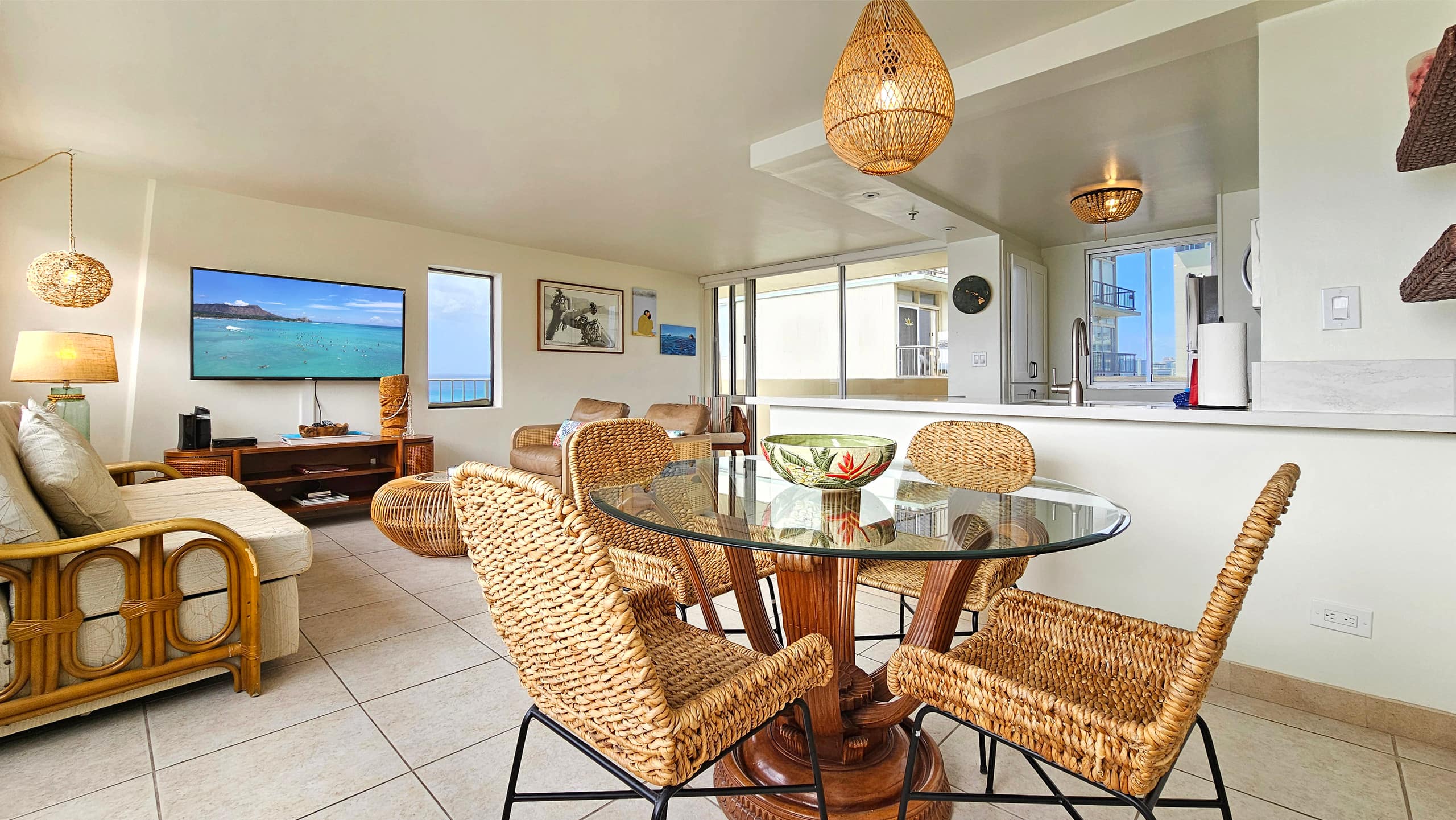 DHBH 1101 A loved Gold Coast Condo - Image 14