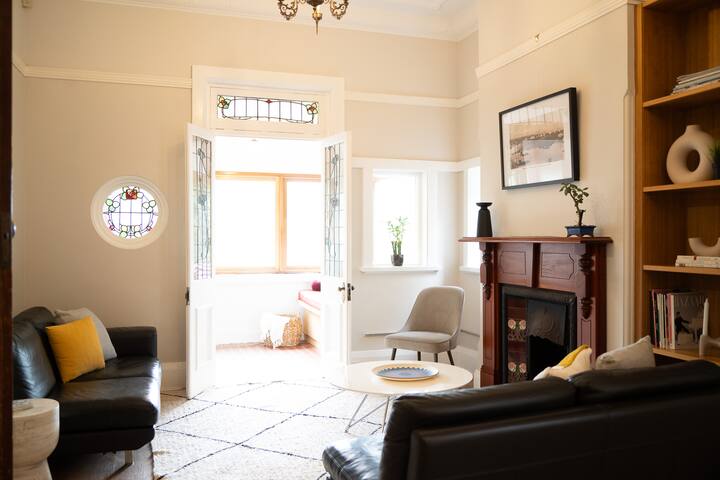 Manly Wharfside retreat – large private garden. gallery image 3