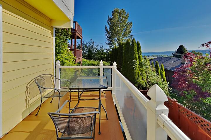 The Fun House – Our yellow home on a hill gallery image 3