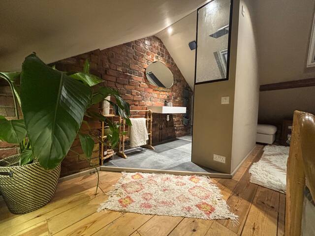 Lovely 3 Bedroom +1 Victorian Terraced House gallery image 2