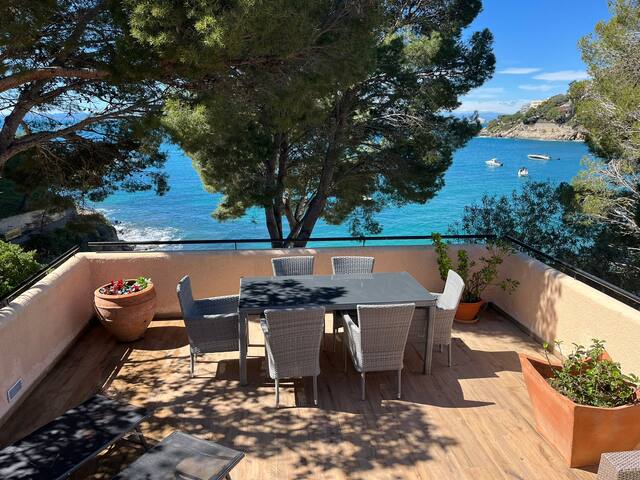 Exceptional apartment right on the beach.