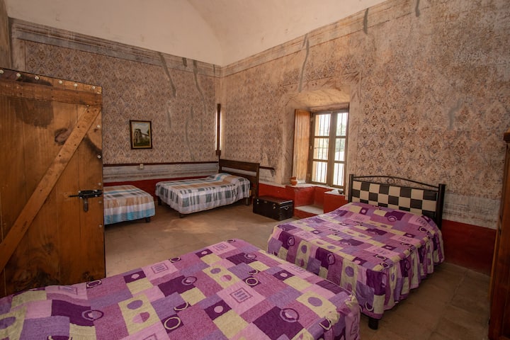 საძინებელი 1