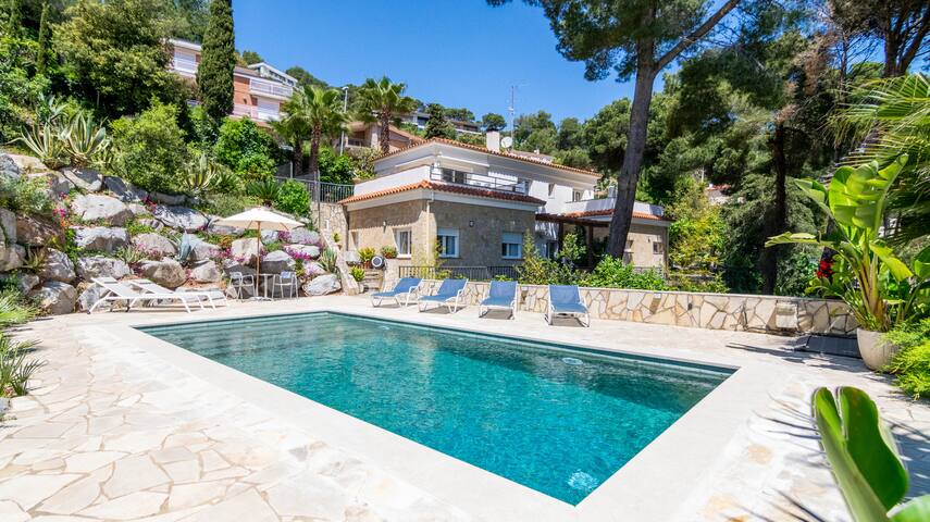 ★ CoastalVillas – Villa Treumal ★ near beach gallery image 2