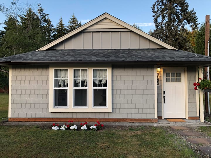 The Little House - Olympia, WA
