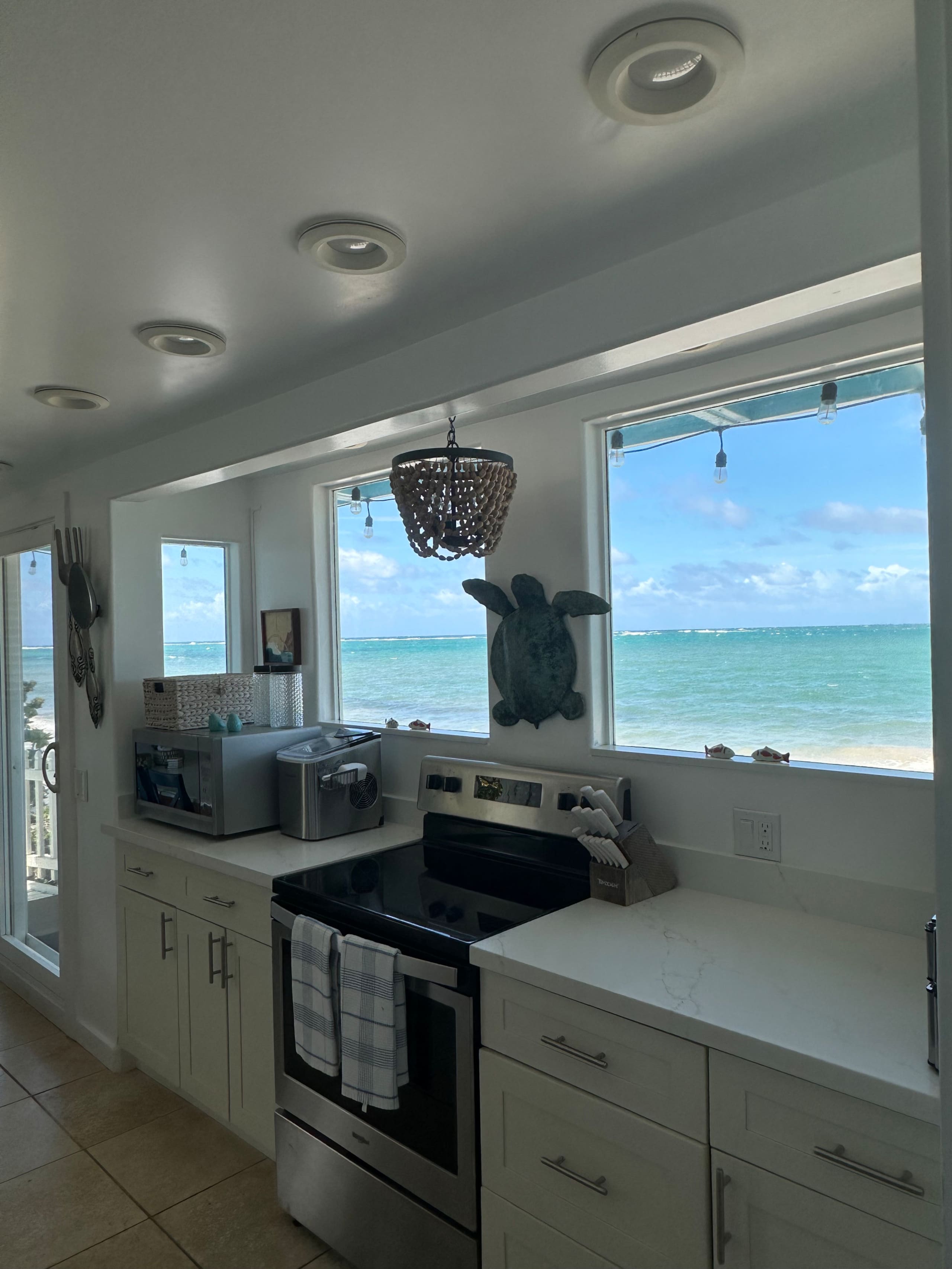 Home in Hauula · ★4.99 · 4 bedrooms · 5 beds · 2.5 baths - Image 8