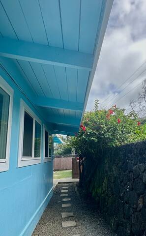 Moeʻuhane Kai Beach Front Home gallery image 5