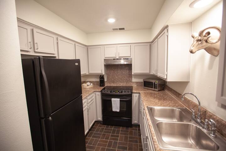 The Republic Square Penthouse in Downtown ATX gallery image 2