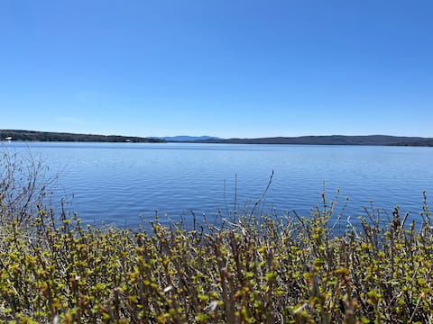 La Célestine by the lake