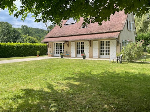 Comfortable & well-equipped house in Luzech