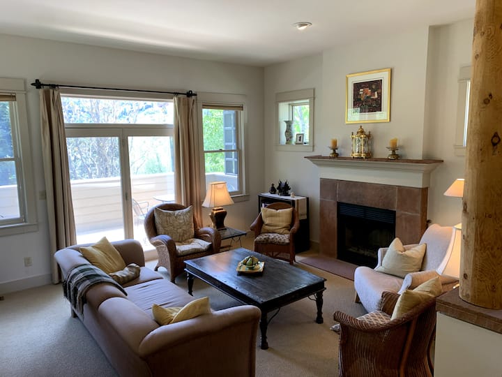 Three Bedroom Home, Mountain Views, Great Light! - Boulder, CO