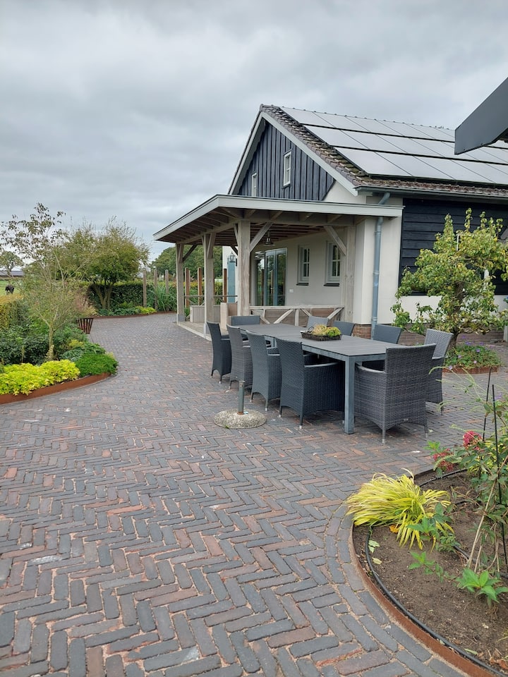 Beautiful 10-person guesthouse in Otterlo