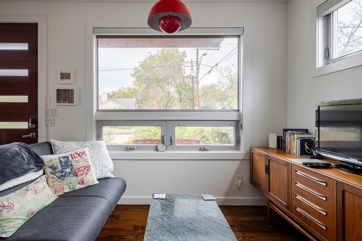 Spacious home in quiet, central neighborhood