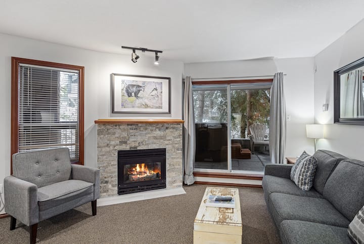 2br Townhome With Private Hot Tub And Pool. Gr 99 - Whistler