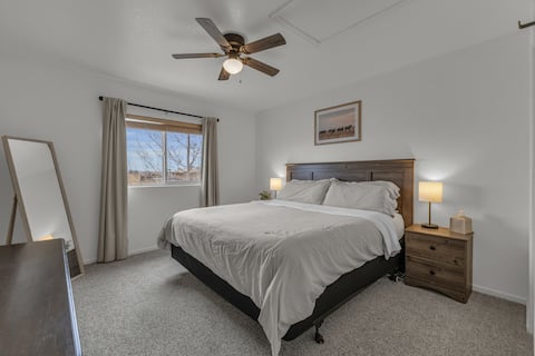 High Speed Internet and Garage! Long stays welcome