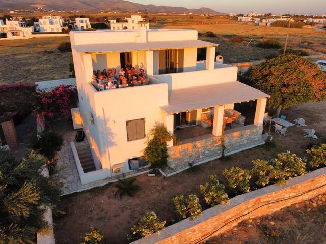 Beautiful villa for 8p with pool & amazing sunset gallery image 4