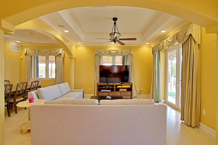 Beach House With Panoramic Ocean Views & Pool. - Cayman Islands