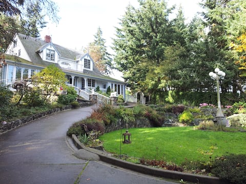 Five Star Ocean View Victorian Family  Horth Hill