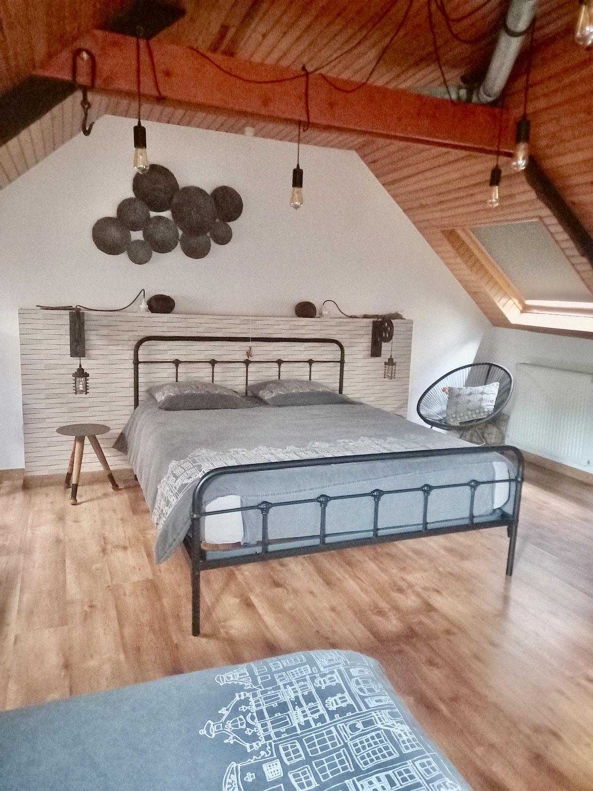 საძინებელი 1