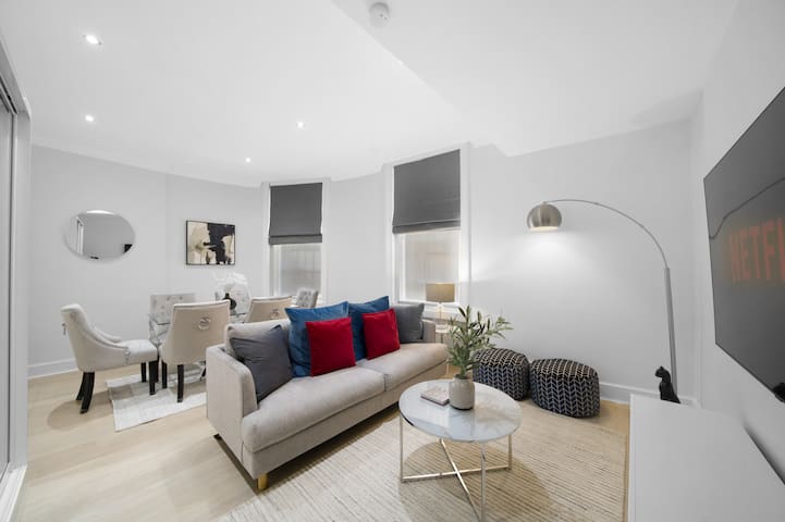 Hyde Park! 2 Bed Apt moments from Oxford Street