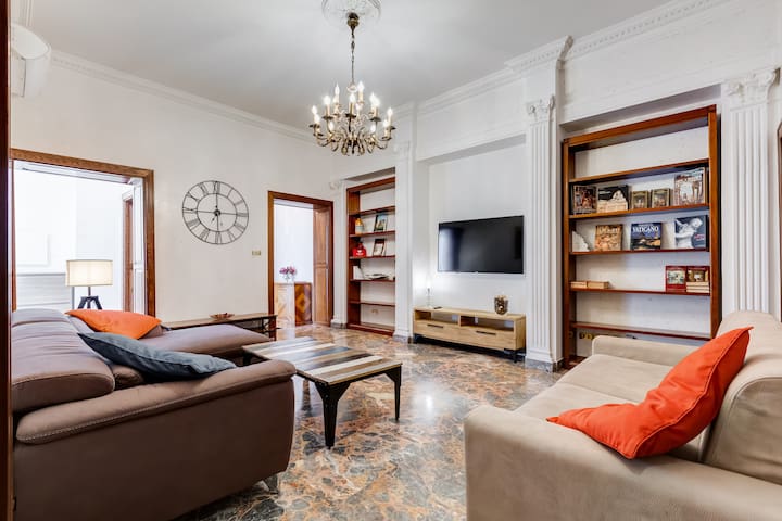 Luxury Apartment very close to Colosseo&RomanForum