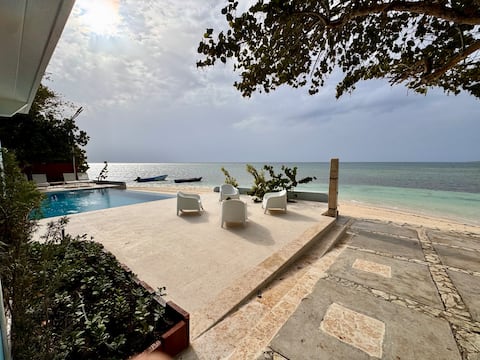 Villa Arena - Beach Front