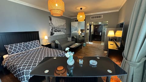 Corniche Junior Studio Sea View & Housekeeping